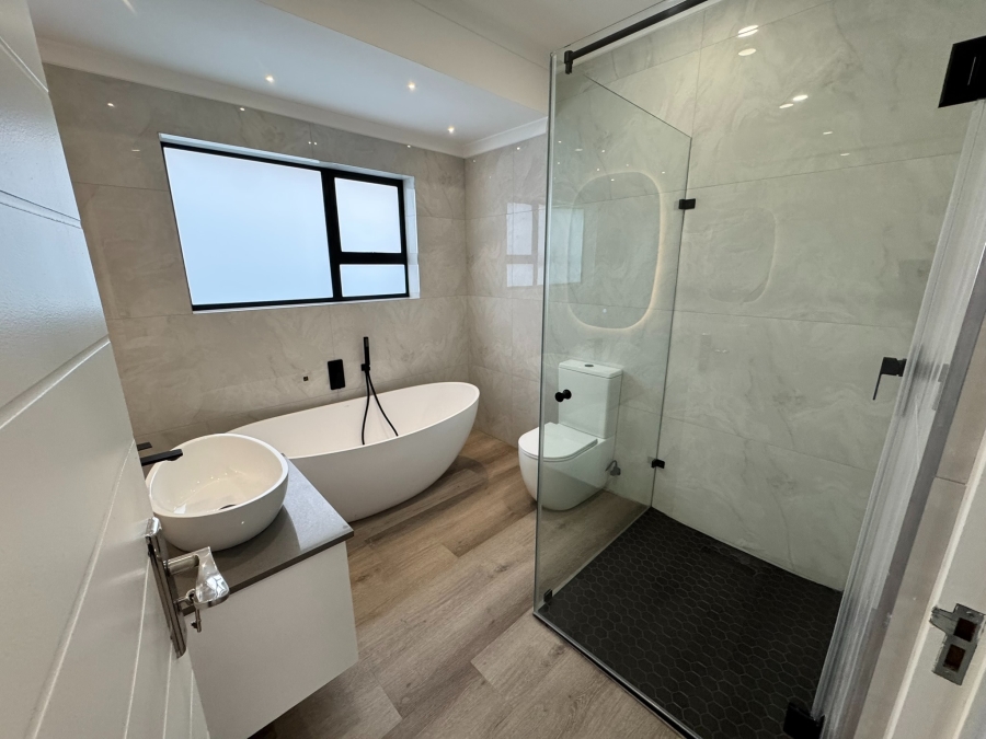 4 Bedroom Property for Sale in Sandown Western Cape